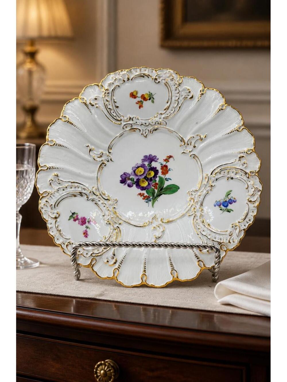Meissen Porcelain Plate Hand Painted Gold Gilt Rococo 9.5"